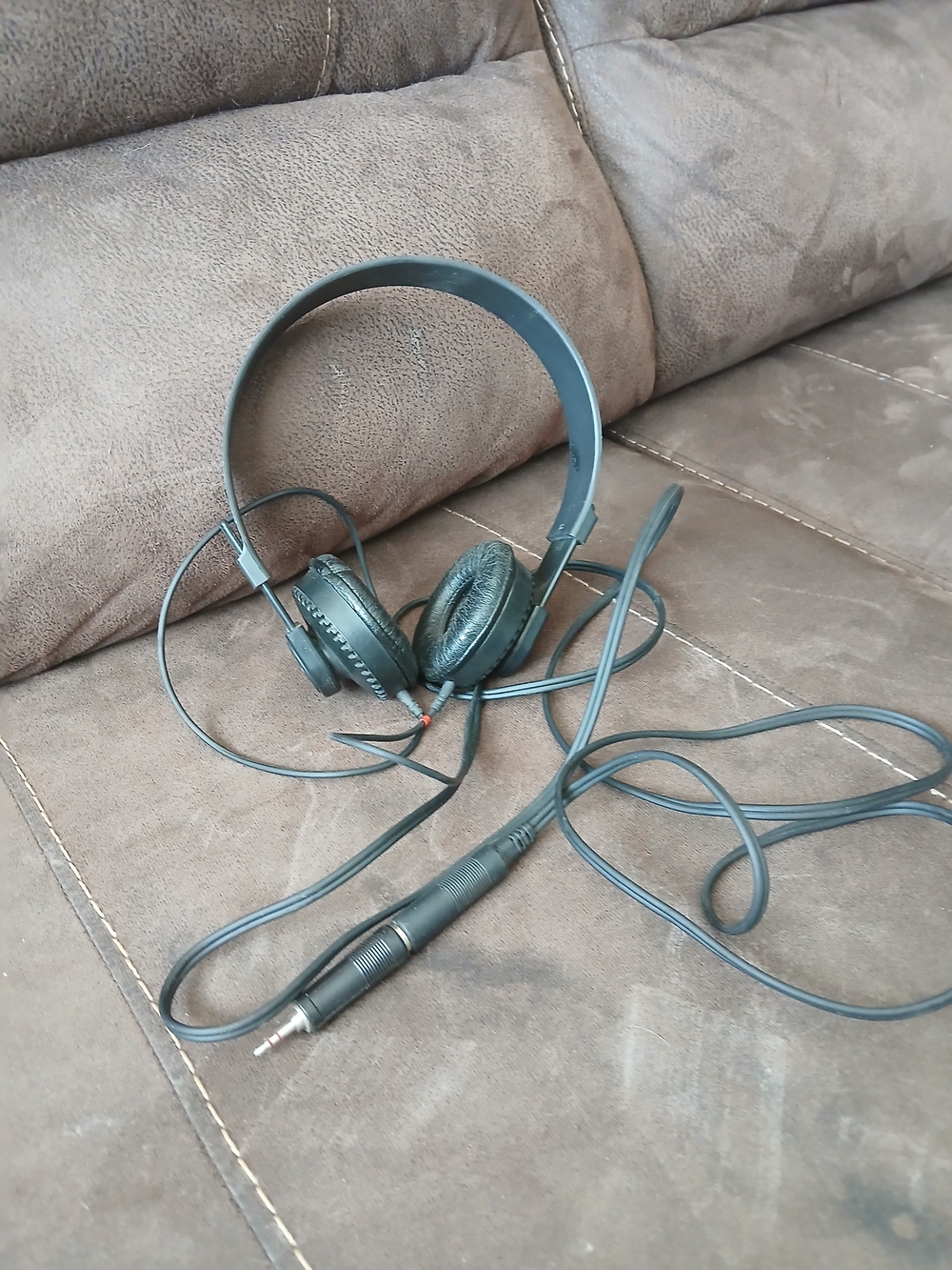 Yamaha Black Orthodynamic Headphones